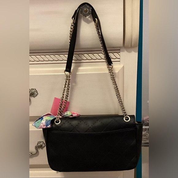 🆕🔥Betsey Johnson Black Quilted Shoulder Bag with Floral Scarf/Crossbody - Picture 3 of 12